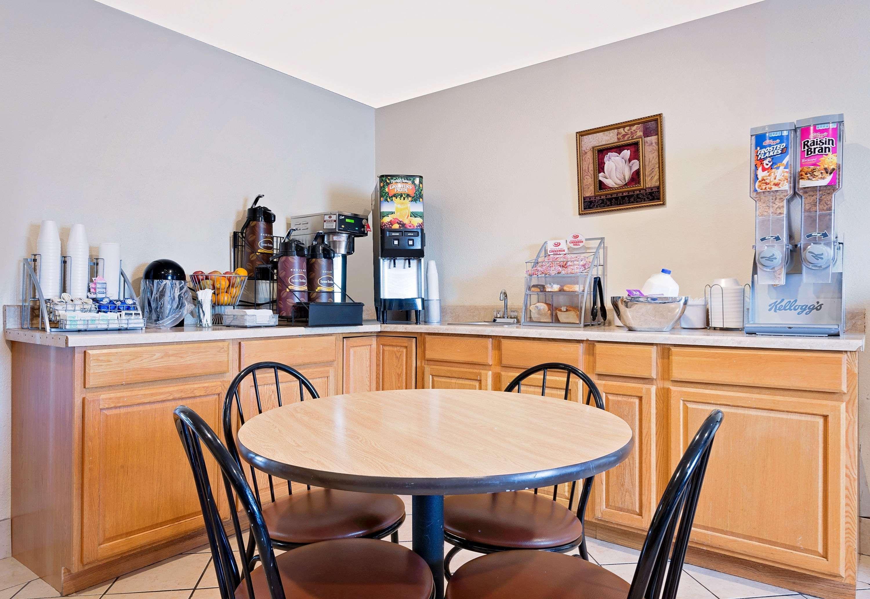 Super 8 By Wyndham Somerset Extérieur photo