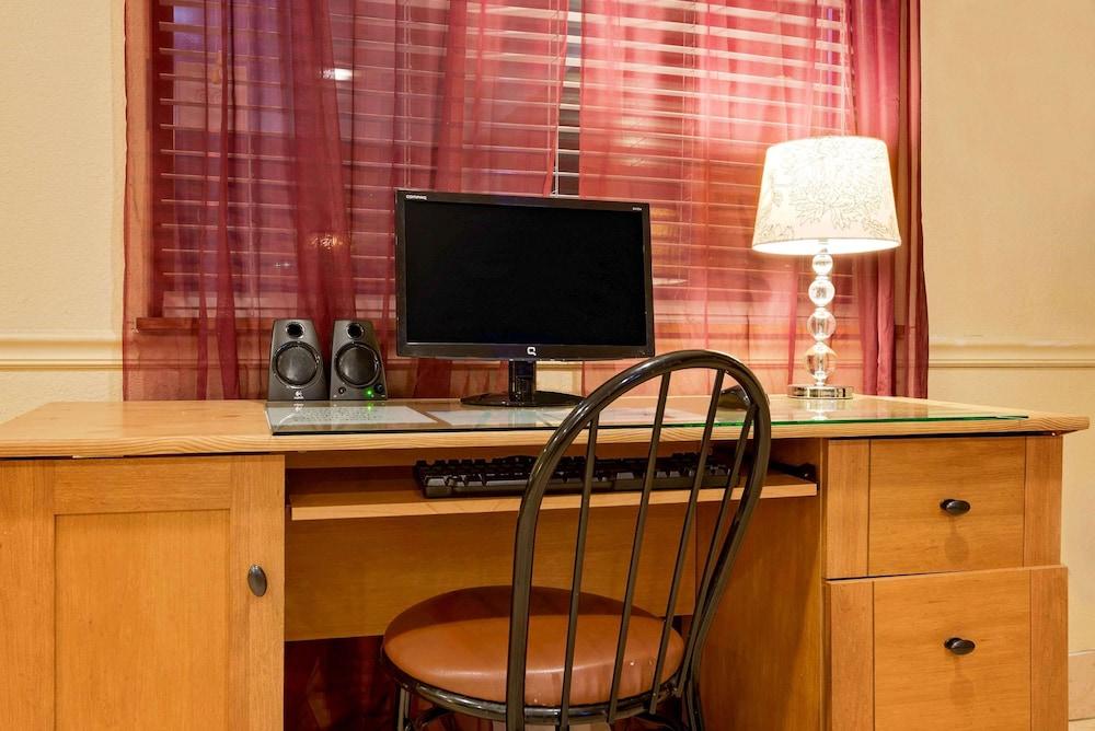 Super 8 By Wyndham Somerset Extérieur photo