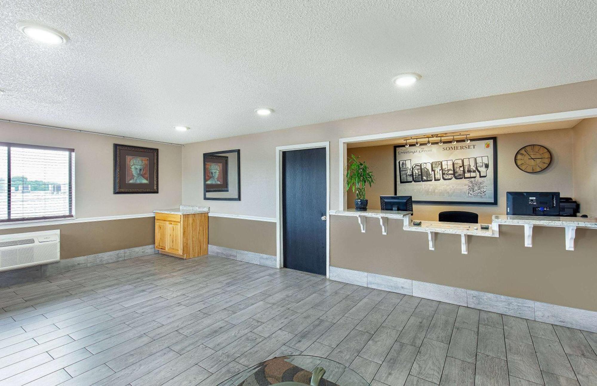 Super 8 By Wyndham Somerset Extérieur photo