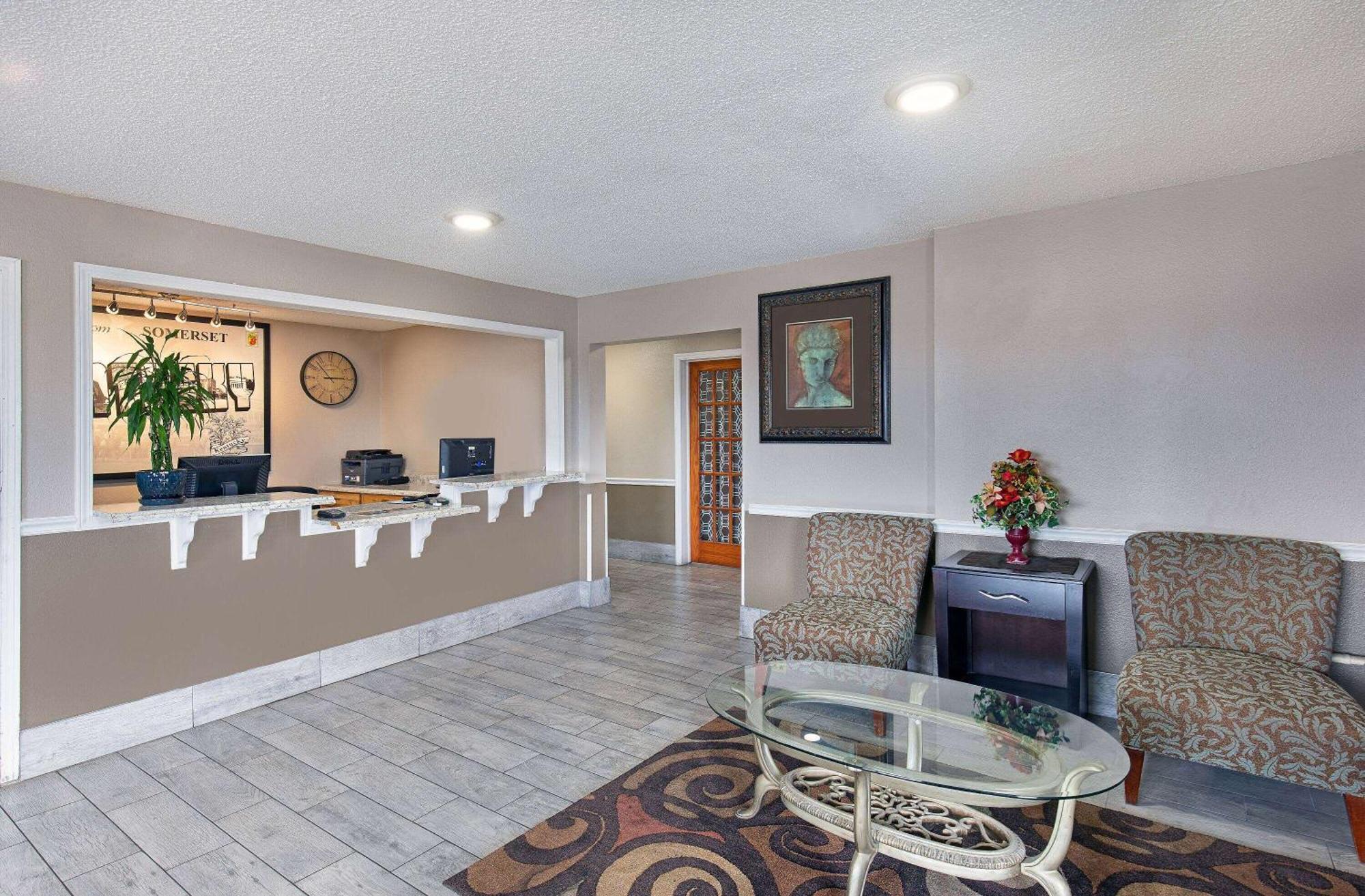 Super 8 By Wyndham Somerset Extérieur photo