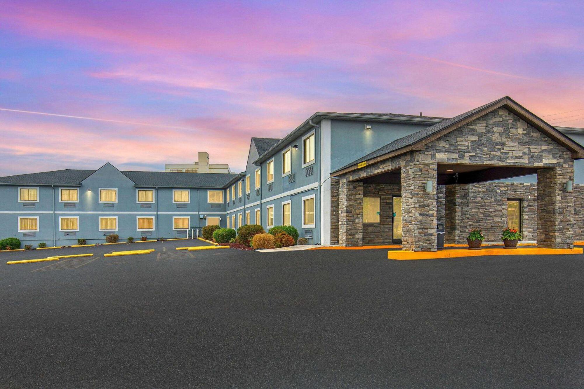 Super 8 By Wyndham Somerset Extérieur photo