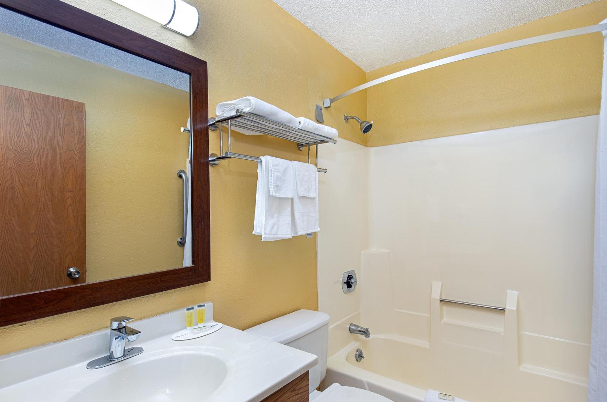 Super 8 By Wyndham Somerset Extérieur photo